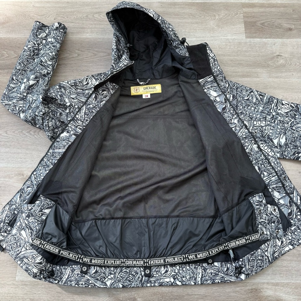 Grenade Fatigue Project AOP Hooded Full Zip Snowboard Jacket Mens Size S RARE - Picture 4 of 11
